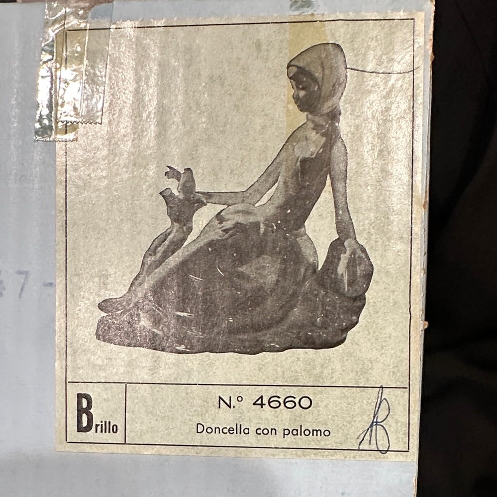 Lladro - Shepherdess with Dove - #4660